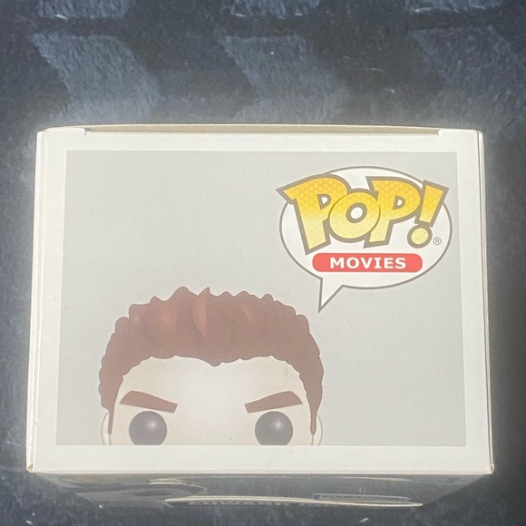 Vaulted Twilight Edward Cullen Barnes and Noble Vampire Mode Funko Pop - Picture 5 of 5